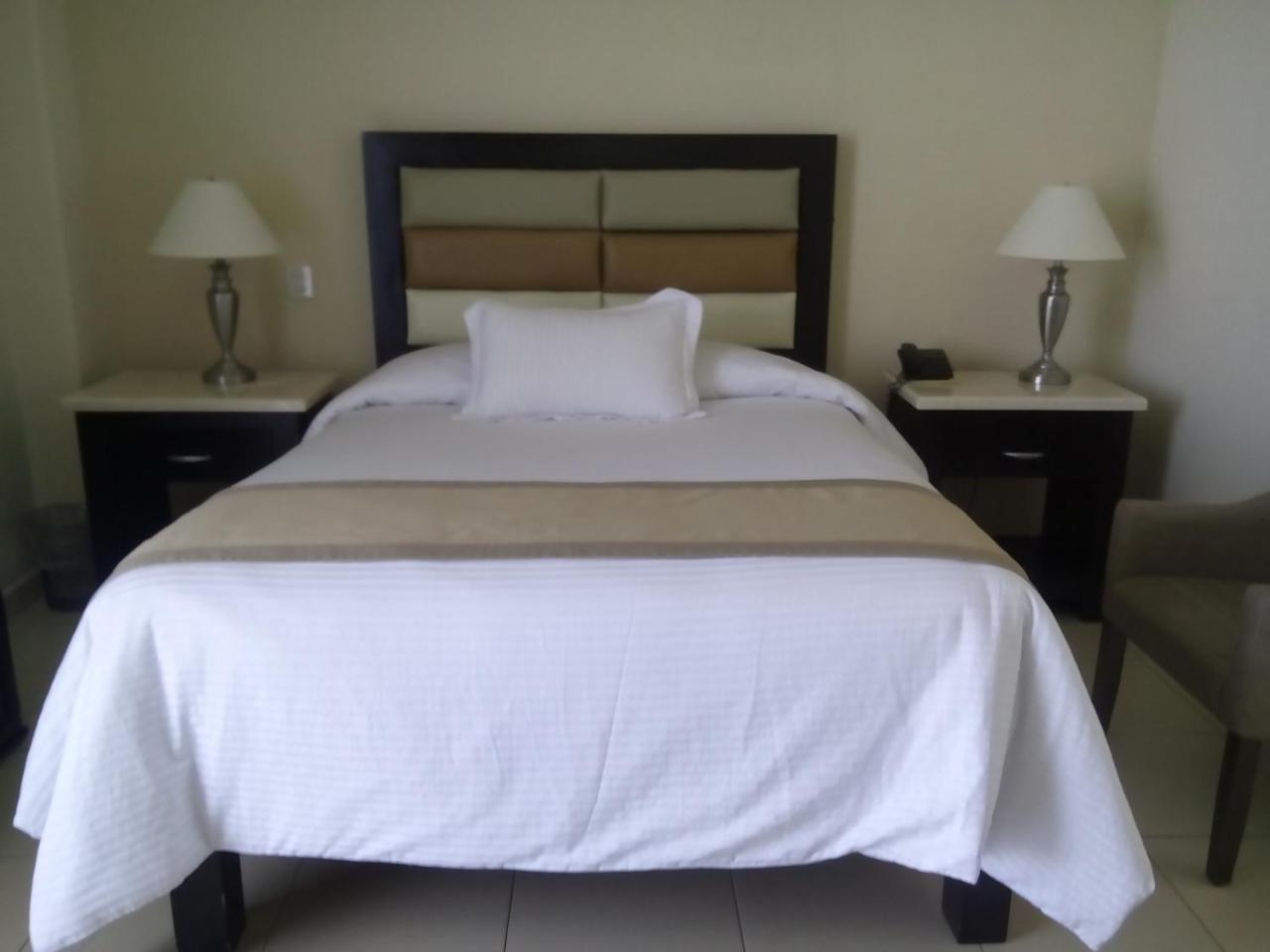 Hotel Y Suites Maria Fernanda Zitácuaro 외부 사진